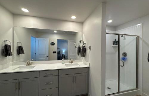 Great Location Sleeps 8 with 5 Beds and 3 Baths - Foto 9