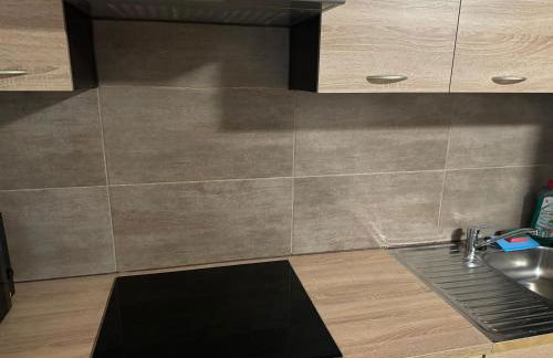 Laras voll ausgestattete Gartenwohnung mit WLAN und TV - Foto 31