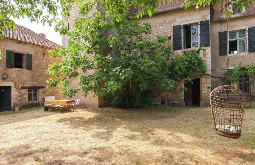 Historic Mansion by River Cénevières - Foto 6