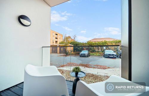 BRAND NEW! Modern & Spacious Serviced Apartments With FREE Parking & Gym by Rapid Returns - Professional Host - Foto 8