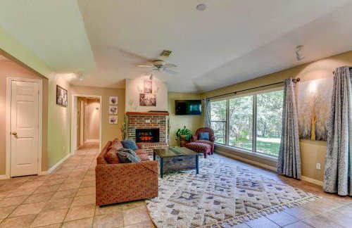 Riverside country retreat with easy access to all that Houston has to offer - Foto 23