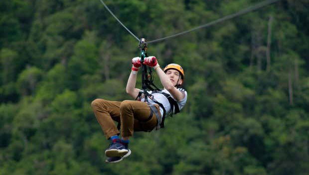 Ziplining at Toro Verde Eco Adventure Park - Foto 4