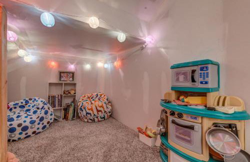 Luxury 4BR Near Lake Pepin with Game Room - Breeze - Foto 17