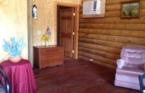 Romantic Log Cabin Rental with Forest Views near Missoula, Montana - Foto 6