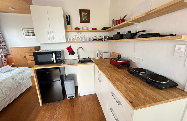 Motel Style Unit in the Heart of Collingwood - Photo 3