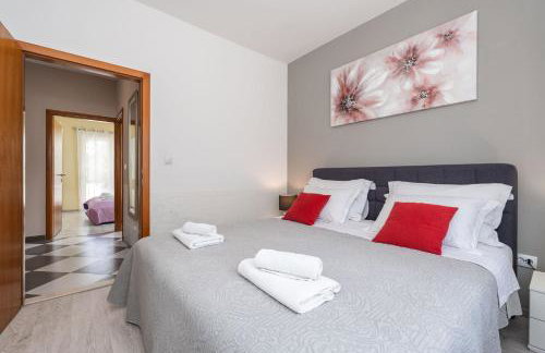 Villa Petmat - with private pool and 6 bedrooms - Photo 55