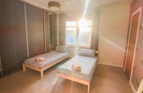 20min to Edinburgh City Centre Scotland Gateway - Photo 14