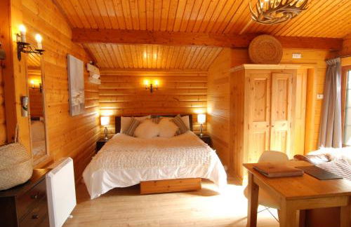 LARCHES LODGE Norwegian log cabin, wood stove & spa - Foto 4