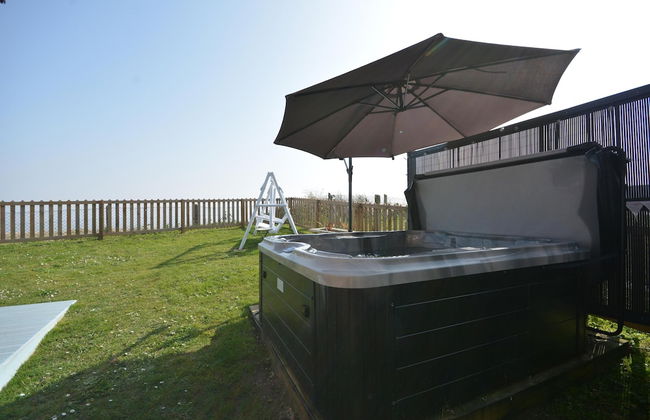 Beach Front 3 Bed Cottage and Hot Tub Kessingland - Foto 5