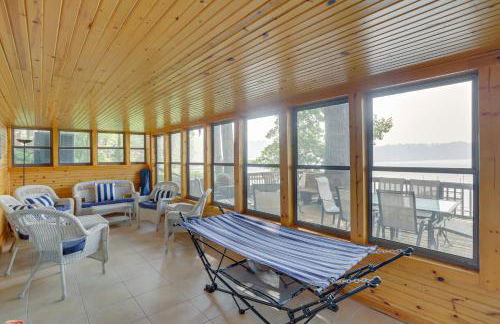 Lakefront Sister Lakes Vacation Rental with Dock! - Foto 24