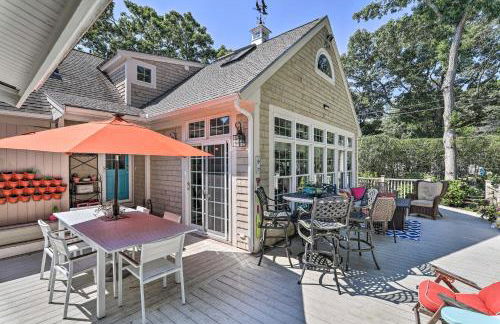 Cape Cod Cottage with Deck, Grill, and Games! - Foto 2