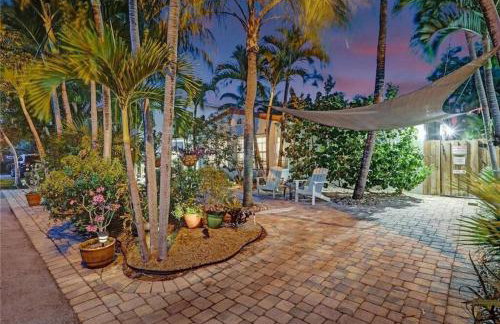 Chic Victoria Park Villa with Heated Pool and Spa - Foto 31