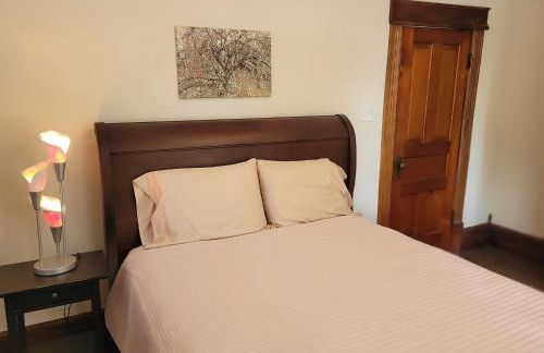 The Glarum House - Gorgeous Historic Home & AC! - Foto 34