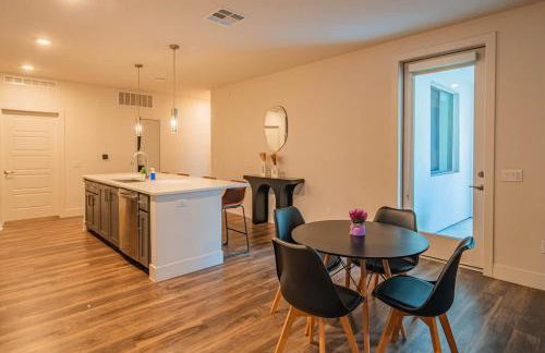 Cozy 1BR Kierland Commons, TPC Golf, Pool, Gym, W-D - Foto 18