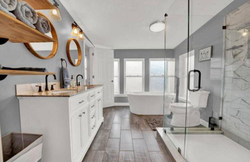 Luxury Bathroom Home with Game Room 25 Mins to PCB - Foto 52