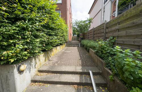 ImmoStay G#1 Ferienhaus - Parken & WiFi, 2 Balkone und 2 Bäder,4K - Foto 62