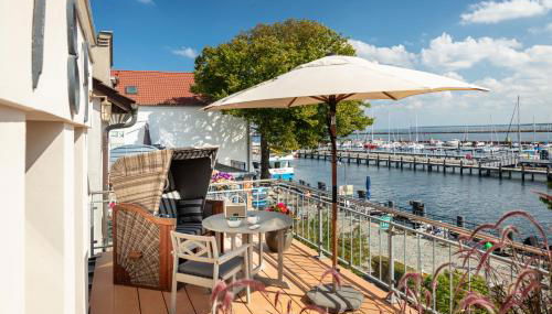 Kapitaenshaus in Wasserlage! Traumapartments Warnemuende - Foto 3