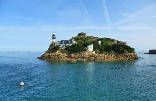 House in Terenez with Stunning Harbour Views - Photo 21