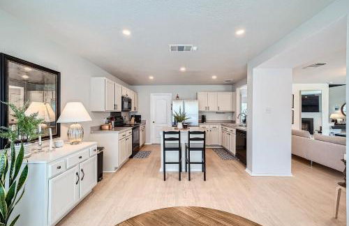 Bright & Luxury Entire House in Peaceful Neighborhood - Foto 8