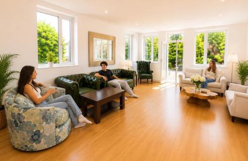 North London A spacious 7 bedroom house accommodating up to 18 people complete with own gym and table tennis - Foto 24