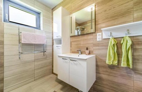 4 Bedroom Nice Home In Ivancici - Foto 36