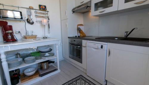 Appartement rénové vue mer au cœur de Le Palais - FR-1-418-80 - Photo 2