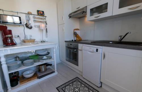 Appartement rénové vue mer au cœur de Le Palais - FR-1-418-80 - Photo 2