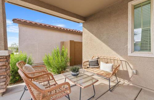 Luxe Queen Creek Home with Pool, Yard, Work Station - Photo 38