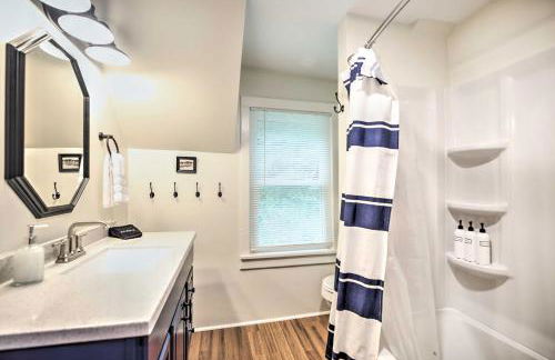 Pet-Friendly Saranac Lake Retreat with Deck and Yard - Foto 16