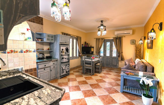 Villa With Pool BBQ Grill Garden Beduintent Sunbeds Jacuzzi - Foto 1