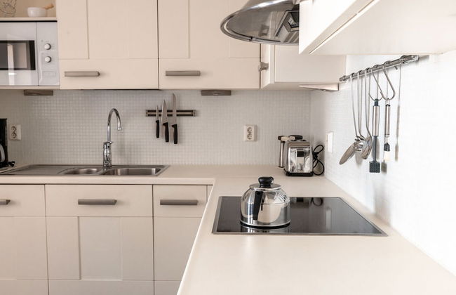 2ndhomes Deluxe 2BR Apt w Sauna&Balcony - Foto 17