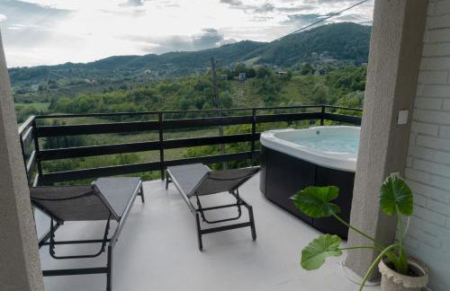 Deja View - Photo 30