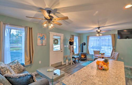 Unwind Fireside! Poconos Cottage 12 Mi to Slopes - Foto 8