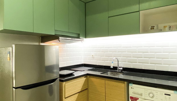 Homey And Serene 1Br At The Mansion Kemayoran Apartment - Foto 5, Cocina privada