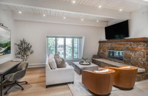 1 Block to Gondola Updated Top-Floor 2BR 2BA - Foto 2