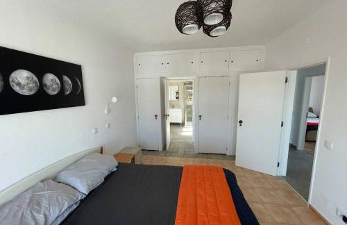 Spacious Villa. Large Rooftop. 4 Bedroom Sleeps 8 - Foto 3