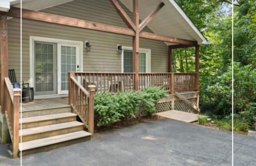 Blue Ridge Bungalow with Hot Tub - Foto 1