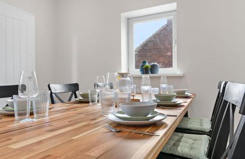 Whitehill - 3-Bed Home from Home, Sleeps 7, Great for Groups & Workers, FREE Parking & Netflix - Hosted by Stay Host Save - Photo 37