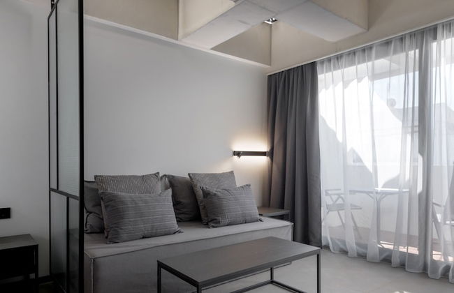 Essence Suites - Photo 30