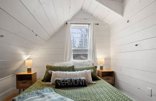 100% Renovated Stowe Village Farmhouse - Photo 6