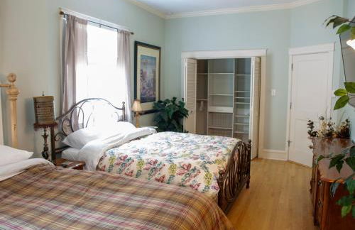 Bootlegger House Sleeps 10-20 Free TV & Parking - Foto 15