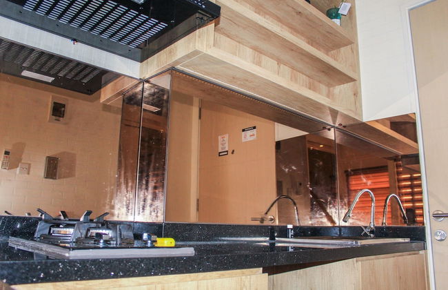 Minimalist and Cozy Studio Room at Ayodhya Apartment - Foto 5