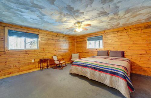 Oswegatchie River Cabin with Kayaks and Fire Pit! - Foto 10