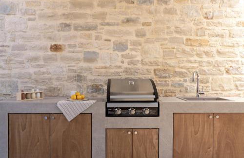 Jasmine Villa, with Heated Pool & Curated Design, By ThinkVilla - Foto 6