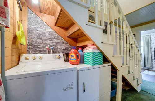 Pet-Friendly Smoky Mountain Getaway with Fire Pit! - Foto 19