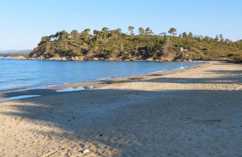 Bormes les Mimosas, Hameau de Cabasson, à 400m de la mer et du fort de Bregançon, Villa classée 3 étoiles, de 2 à 8 personnes - Foto 42