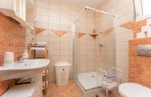 3 Bedroom Cozy Apartment In Ugrinic - Foto 30