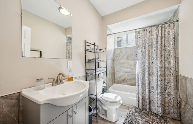 Elegant 5br Townhome In Prime Location 5 Bedroom Townhouse by RedAwning - Foto 25