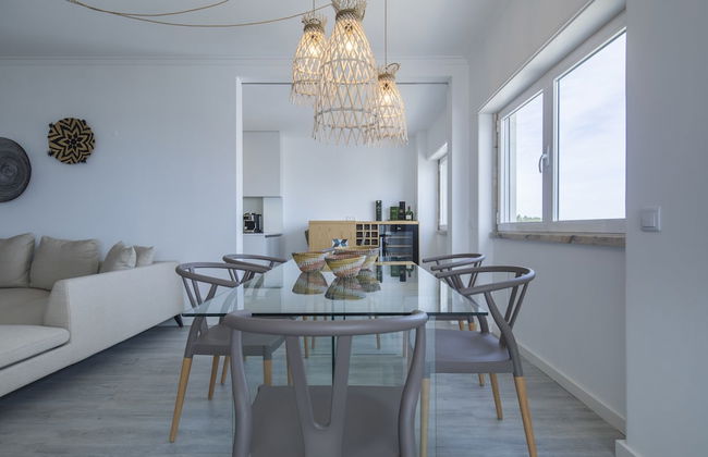 Luxurious Seaview Apartment in Estoril - Photo 16