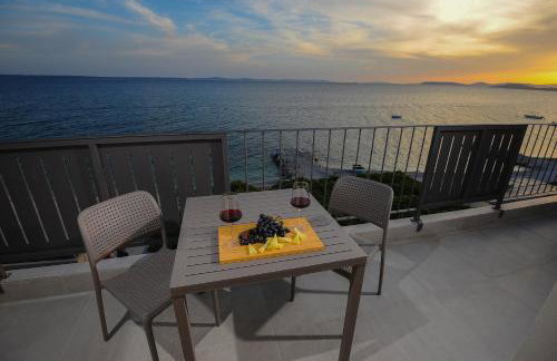 Seaside Luxury Suites - Photo 24